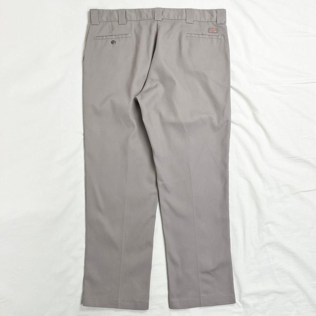 PANTALON DICKIES 874 PARA HOMBRE CON BOLSILLOS COLOR PLATA 